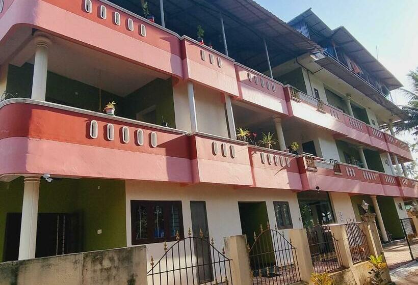هتل Oyo 90650 Haiwa Beach Residency