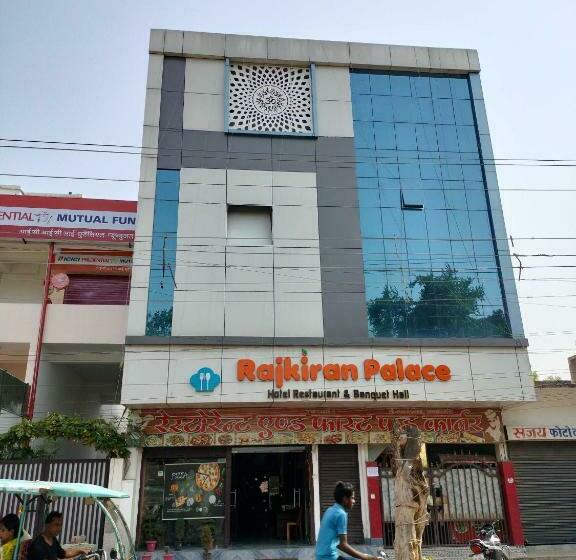 Отель Oyo 90712 Rajkiran Palace Deoria