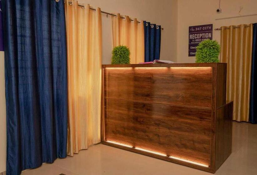 O Pop Hotel Blue Star