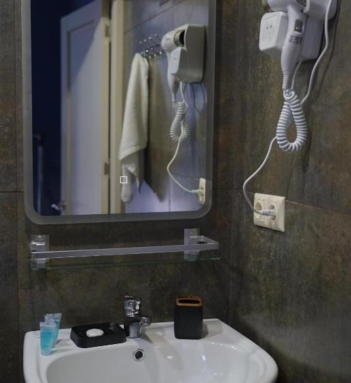 تختخواب و صبحانه Aquamarinn