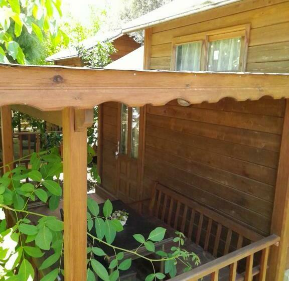 تختخواب و صبحانه Endemik Bungalov
