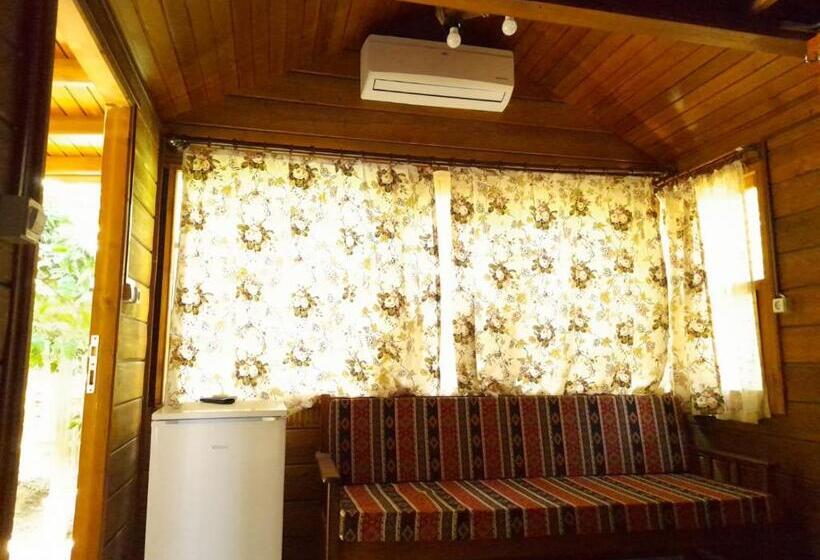 تختخواب و صبحانه Endemik Bungalov