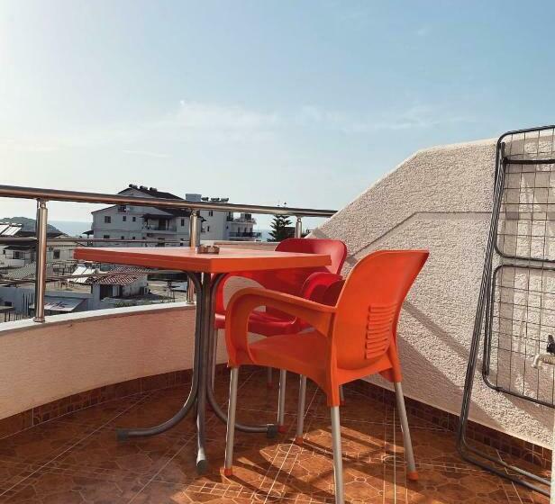 تختخواب و صبحانه Guest House Ksamil