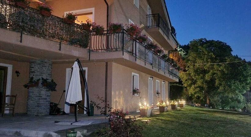 민박 Lo Noyer Et Les Roses