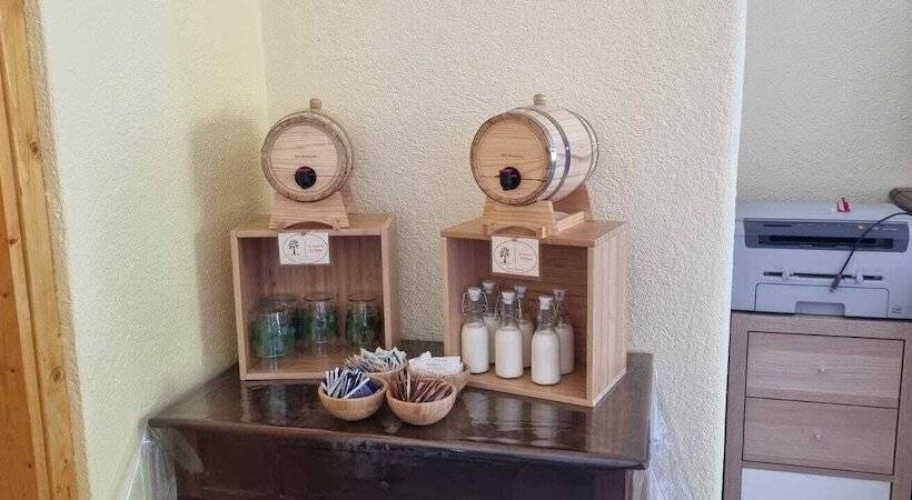 민박 Lo Noyer Et Les Roses