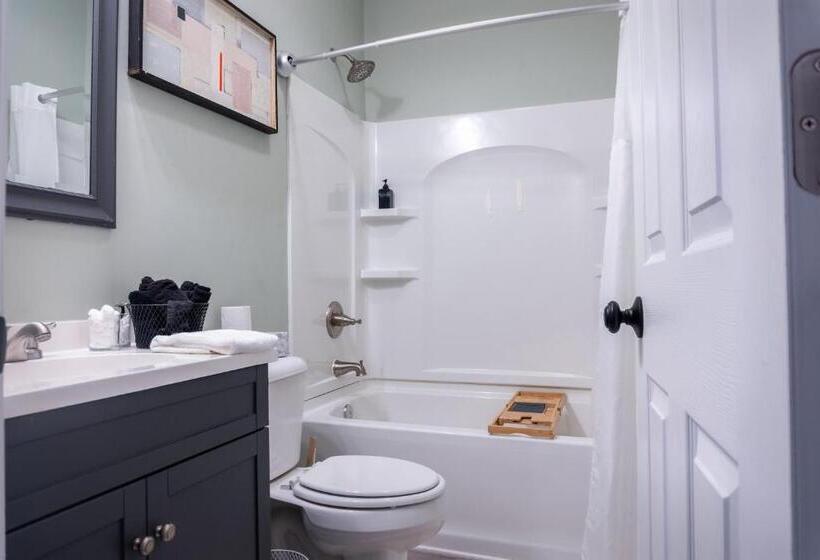 تختخواب و صبحانه The Rdu Express