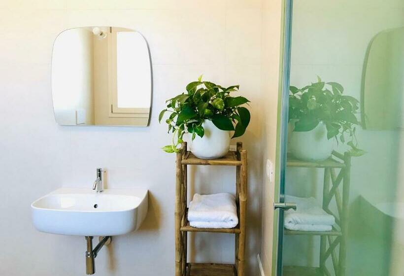 住宿加早餐  Vèlia