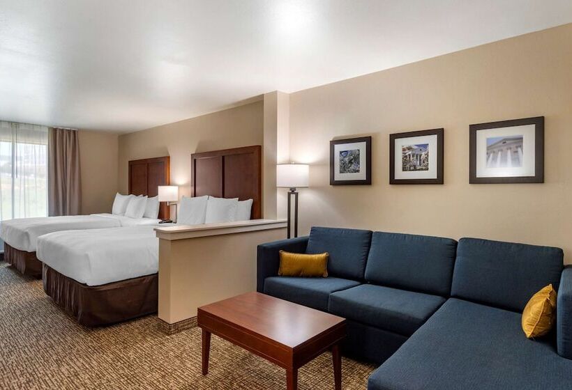 هتل Comfort Inn & Suites