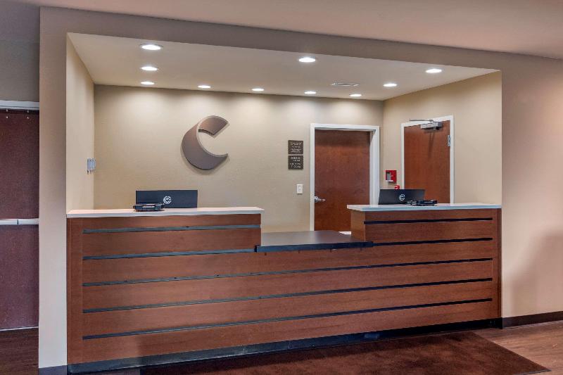 هتل Comfort Inn & Suites