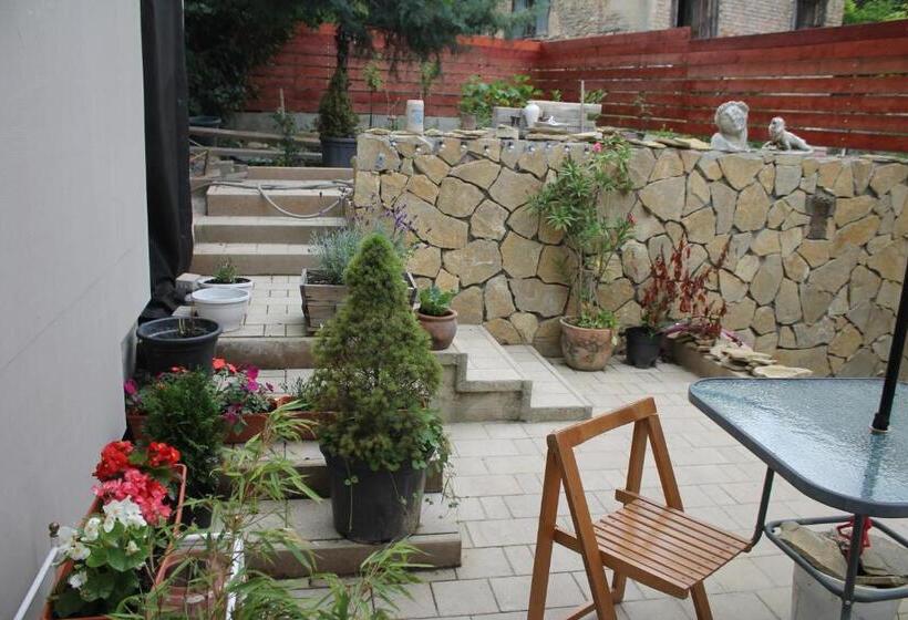 Пансион Castellum Apartman