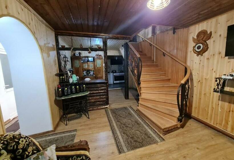 ペンション Rusudani Family Guesthouse