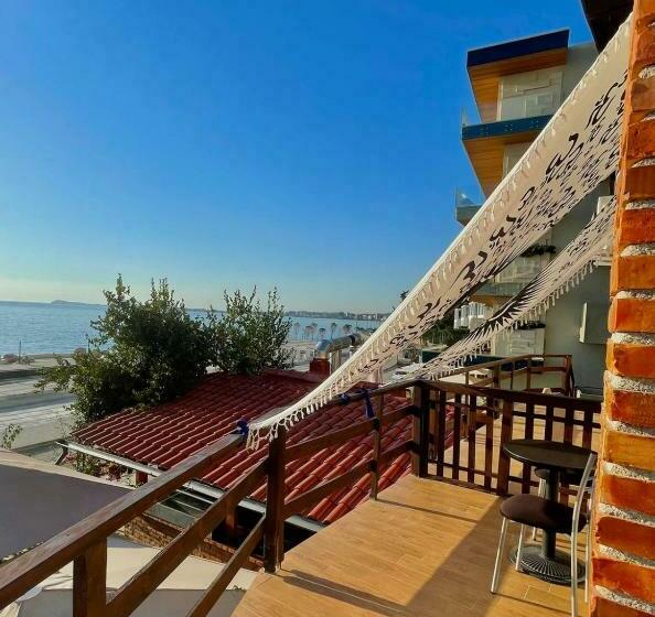 Tékada Hotel & Restaurant