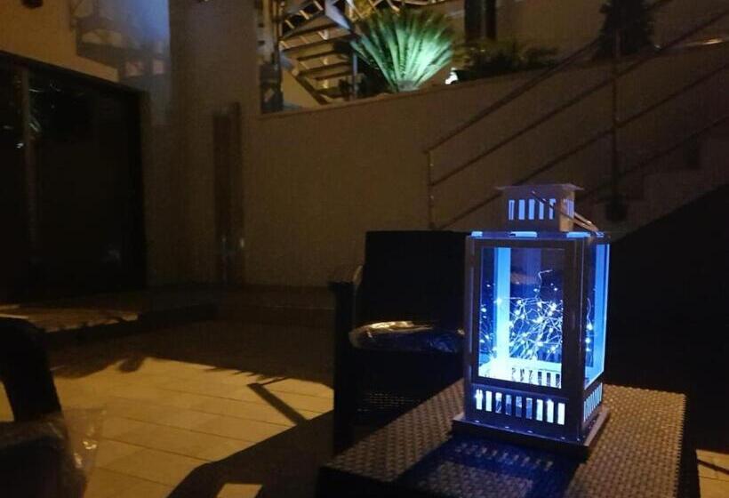 تختخواب و صبحانه Beb Ninkasi Luxury