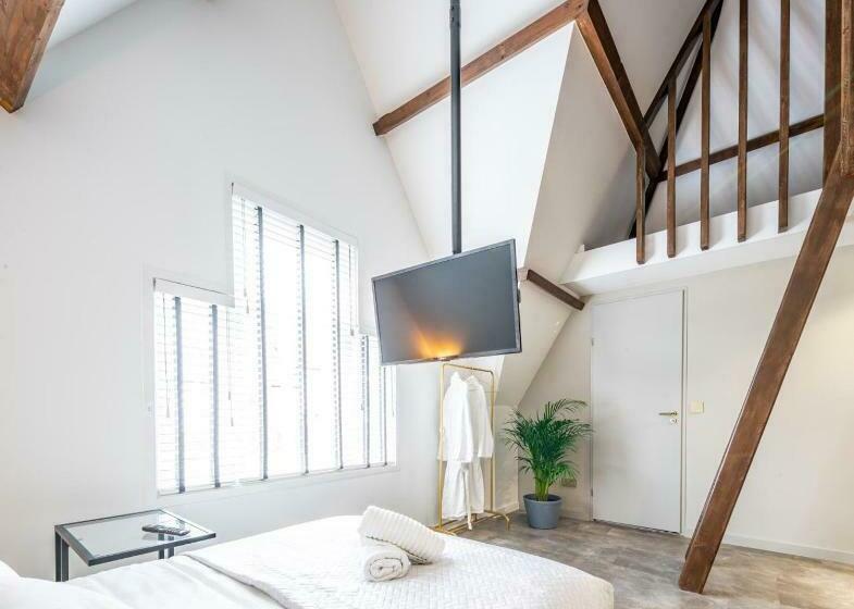 تختخواب و صبحانه New Family Penthouse 7min From Rotterdam Central Station Top Floor App4