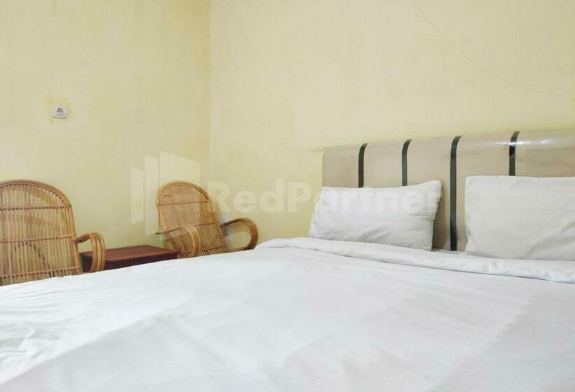 Отель Ambarita Seaview Redpartner