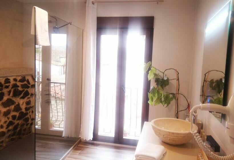 Отель Escapada Romantica Con Jacuzzi Y Vistas Al Castillo De Trevejo