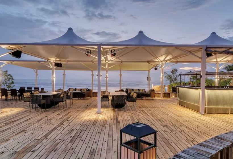 Отель Mayfair On Sea, Morjim Beach, Goa