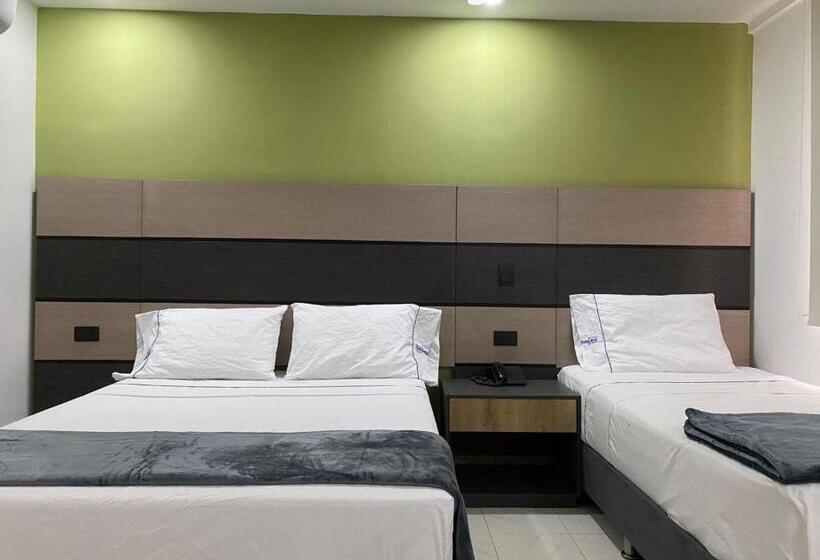 هتل Plaza Real Ocaña