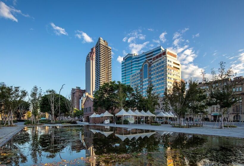 Roaders Plus Hotel   Theme