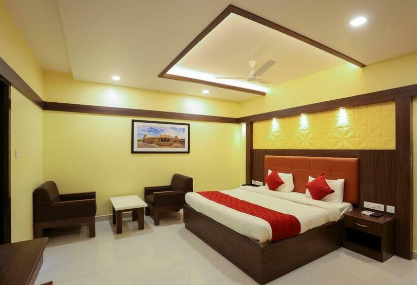 Отель Sri Balaji Grand