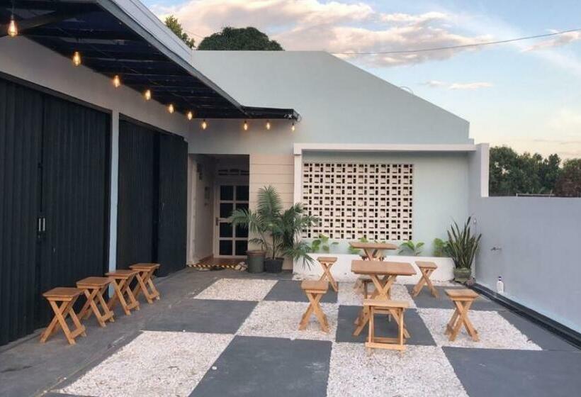 پانسیون Azalea Guest House Syariah Tanjung Tabalong