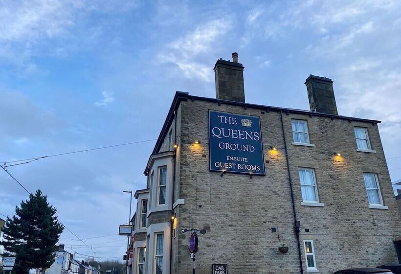 فندق صغير Queens Ground
