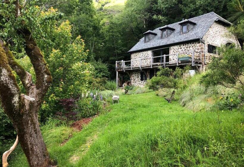 Bed and Breakfast Au Rocher De Combières