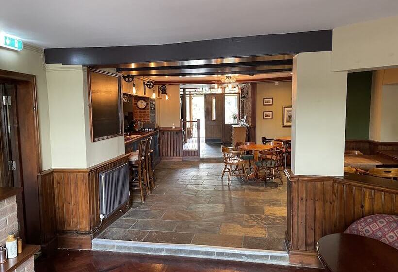 مبيت وإفطار The Swan Inn