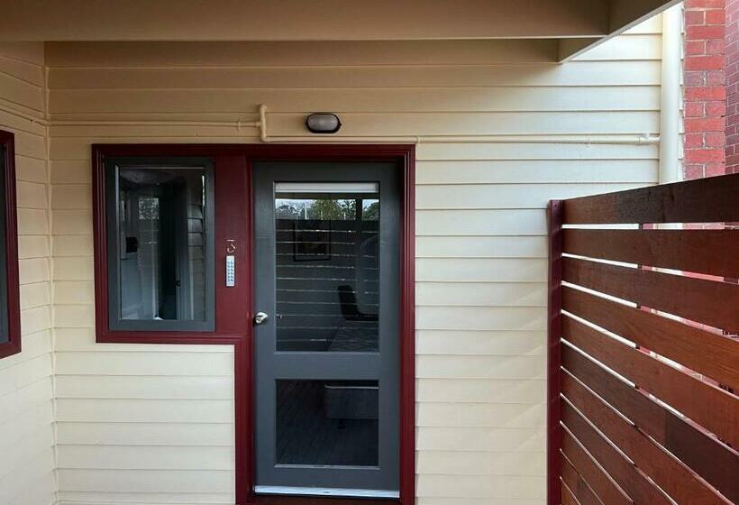 Bendigo Botanic Motel  With King Beds Refurbished 2022