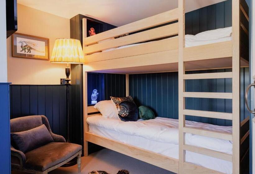 בית מלון כפרי The George & Dragon