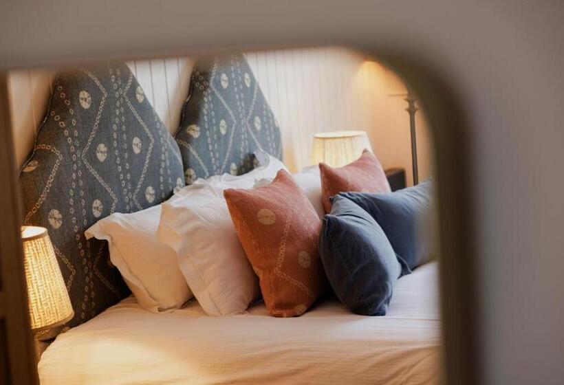 בית מלון כפרי The George & Dragon