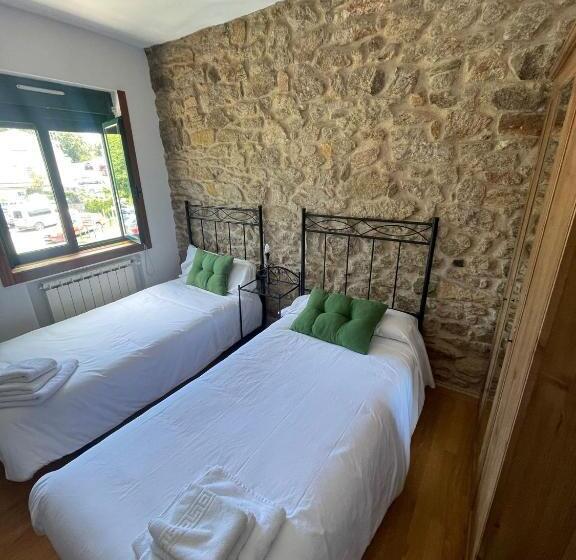 Pensión A Cochera Hostel