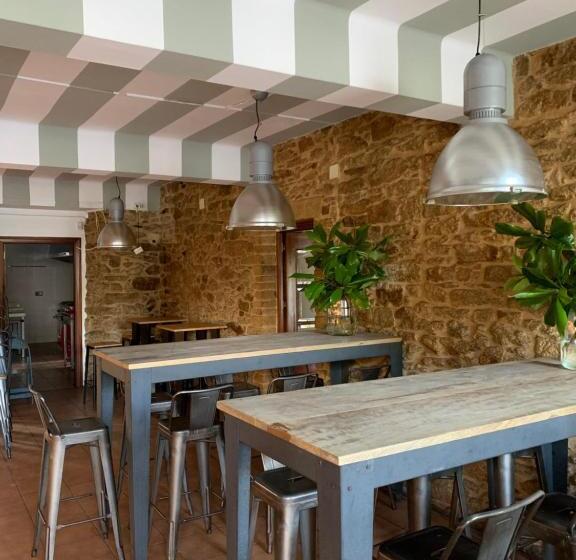 Pensión A Cochera Hostel