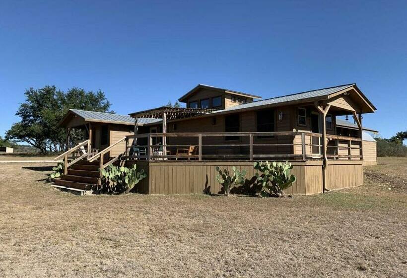 פנסיון Tabasco Ranch Antler Cabin