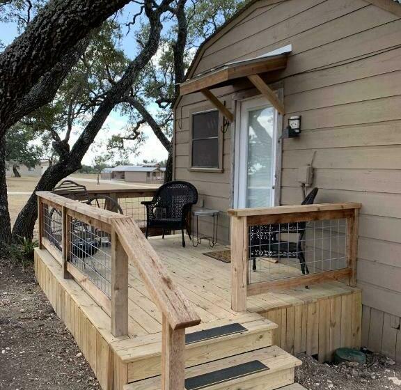 פנסיון Tabasco Ranch Pony Cabin