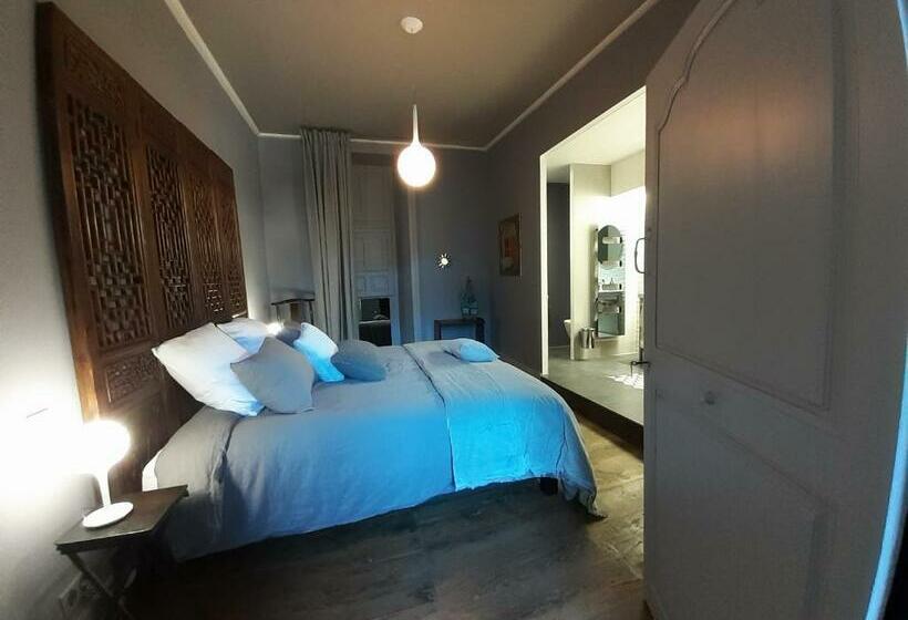 ベッドアンドブレックファースト Maison Du Chevalier Des Huttes   Table Et Chambres D Hôtes