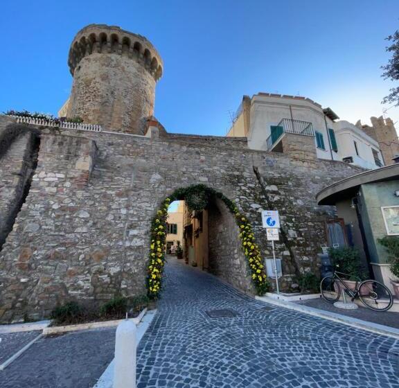 צימר Off House Borgo Suite, Nettuno   2025 Giubileo