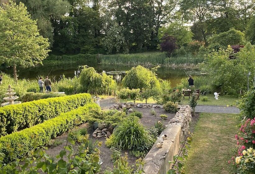 酒店 Jagdschloss Lalendorf