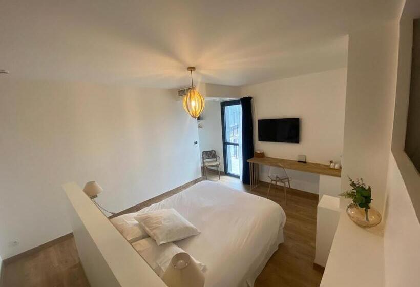 هتل La Tour Aux Crabes Près De La Plage