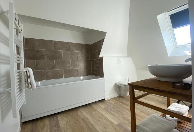 هتل La Tour Aux Crabes Près De La Plage