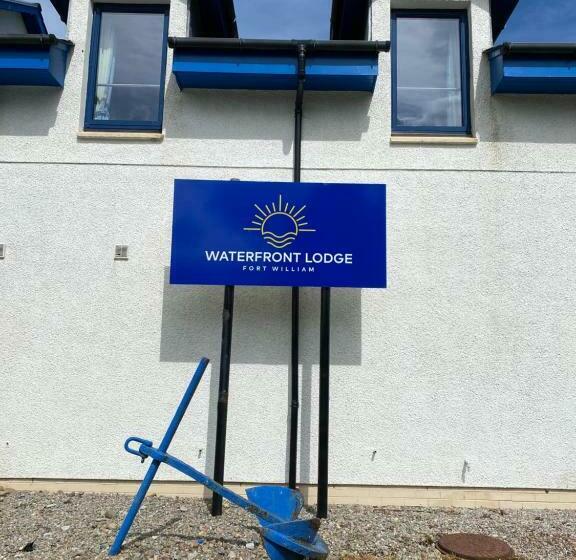 Отель Waterfront Lodge Accommodation Only