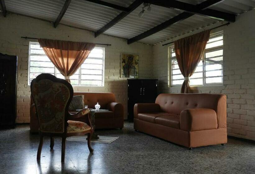 پانسیون Hostal San Ramon