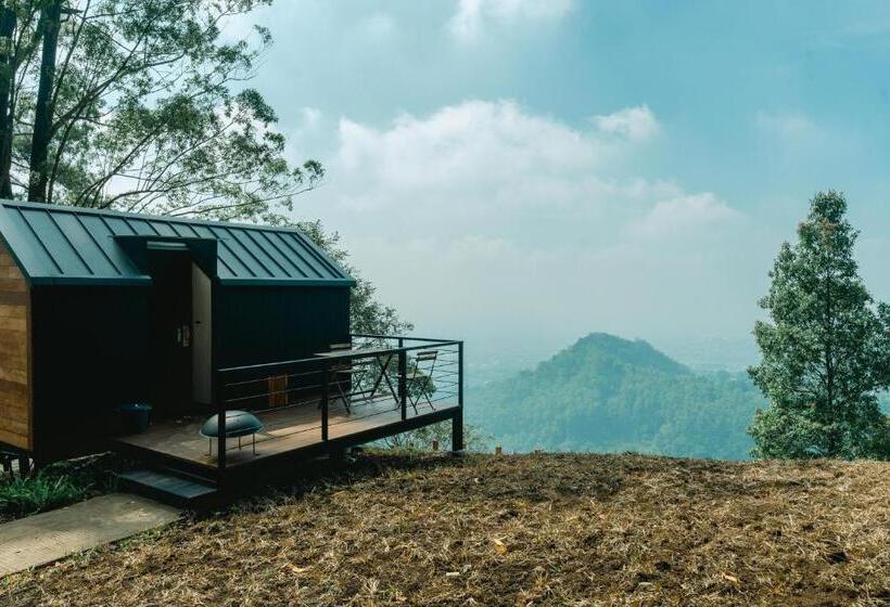 リゾートホテル Bobocabin Coban Rondo, Malang
