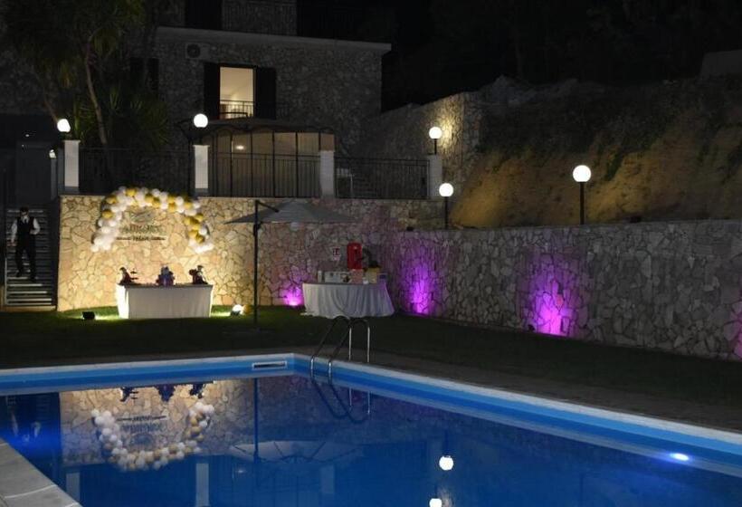 استراحتگاه Villa Aurora