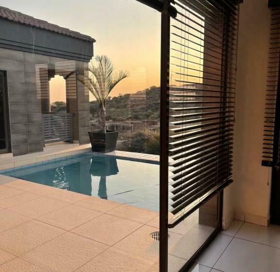 مبيت وإفطار Tuscany Hill Manor