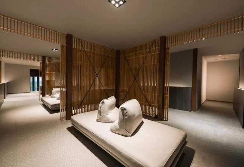 Отель Ski Inn Hakuba