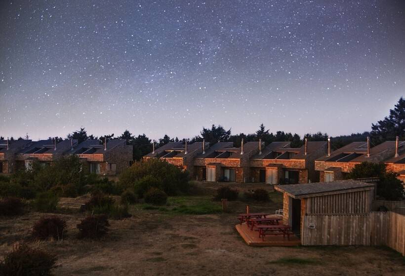 فندق Surfcrest Resort