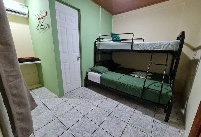 پانسیون Hostel Santafe