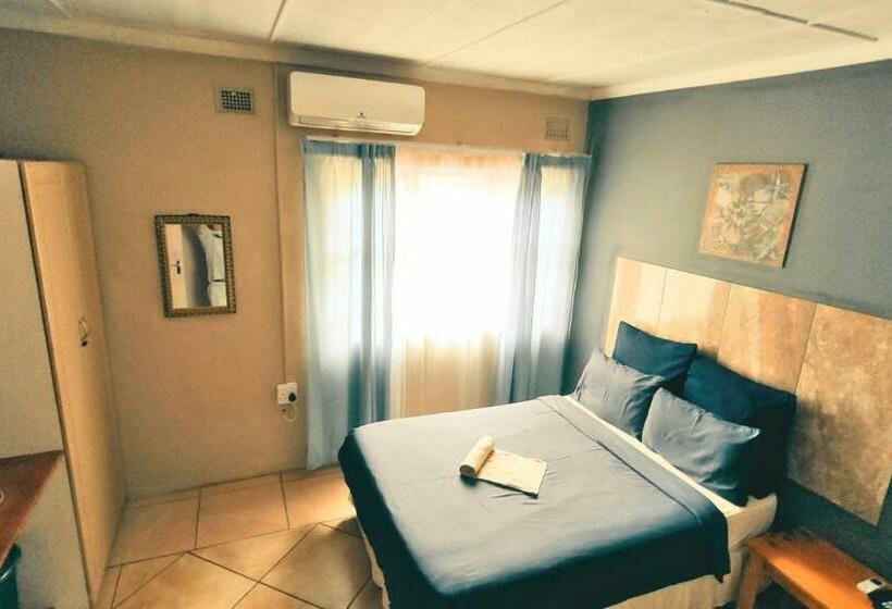Общежитие Hluzu Guest House
