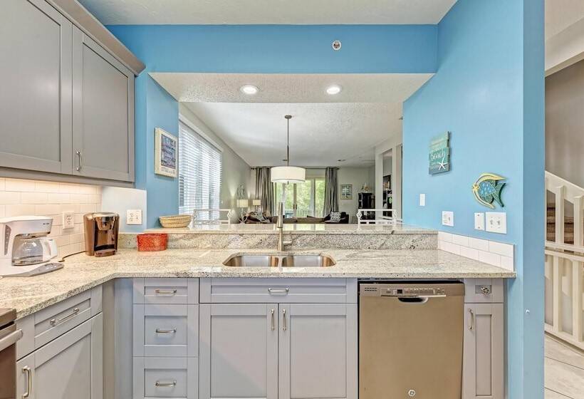 Longboat Key Cedars Beach House Pet Friendly 2 Minute To The Beach